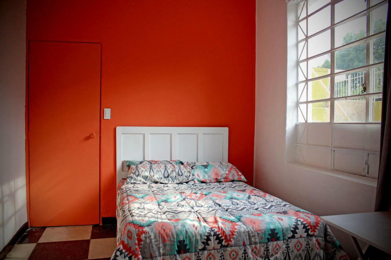 Hostal Americana Гвадалахара Экстерьер фото