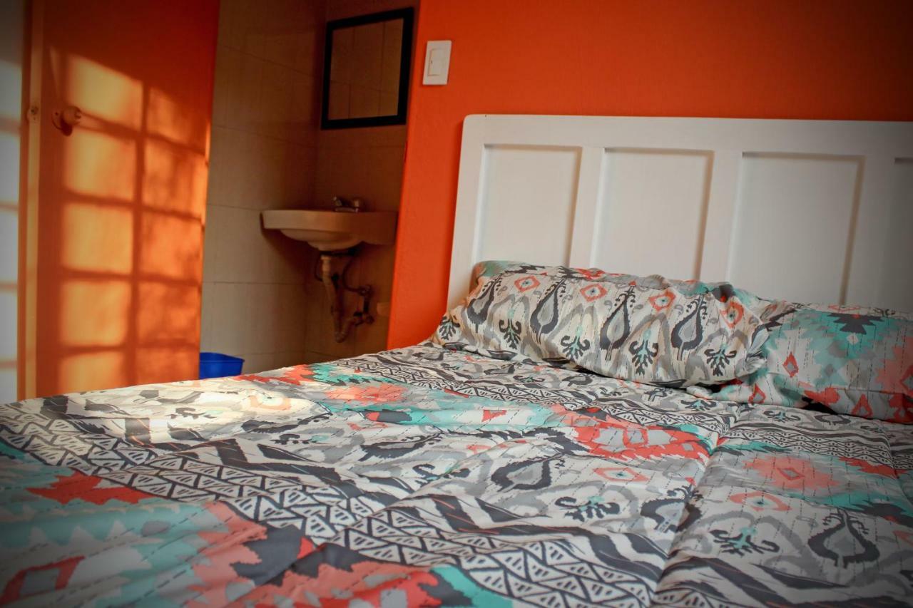 Hostal Americana Гвадалахара Экстерьер фото