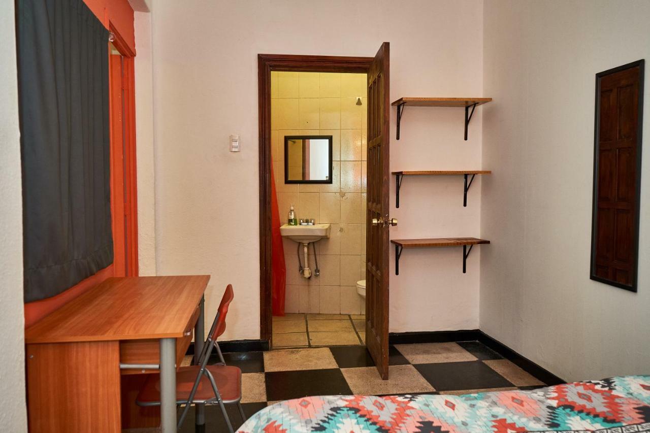 Hostal Americana Гвадалахара Экстерьер фото