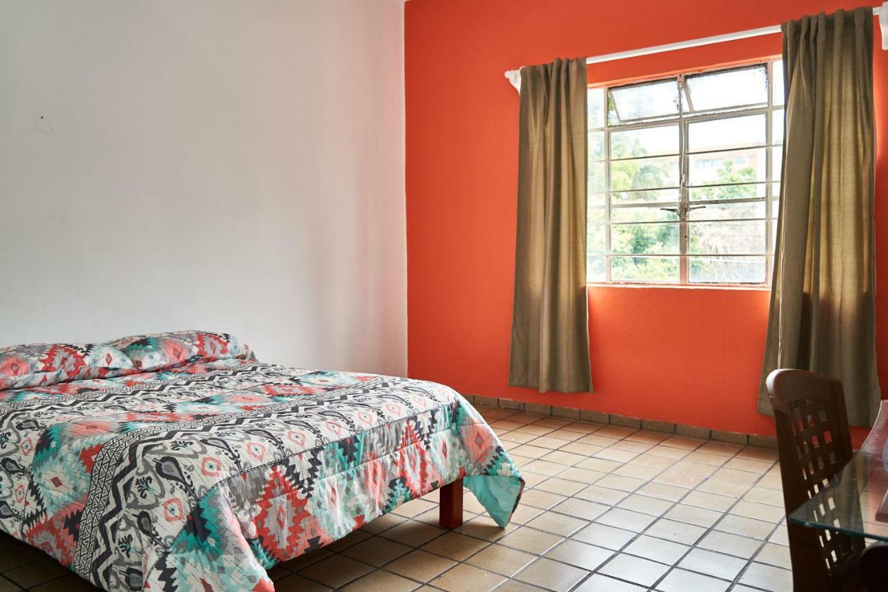 Hostal Americana Гвадалахара Экстерьер фото